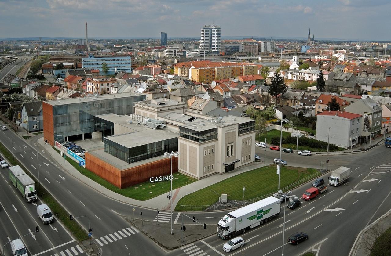 Theatre Hotel Olomouc Eksteriør billede
