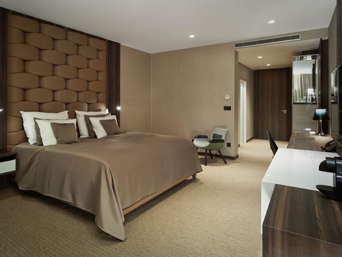 Theatre Hotel Olomouc Eksteriør billede